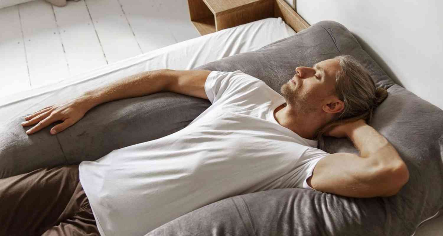 Douleurs cervicales : causes, solutions et réveil sans tensions